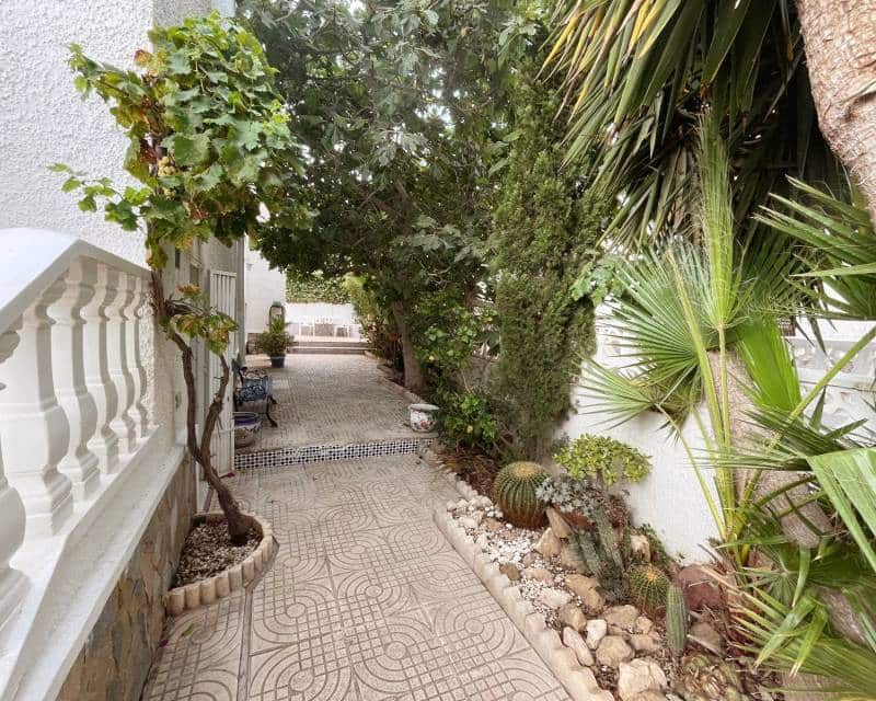 3 slaapkamer Halfvrijstaande villa te koop in Ciudad Quesada met zwembad - € 255.000 (Ref: 10035765)