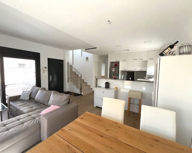 3 soverom Kjedet enebolig til salgs i Pueblo Bravo med svømmebasseng - € 409 500 (Ref: 10052042)