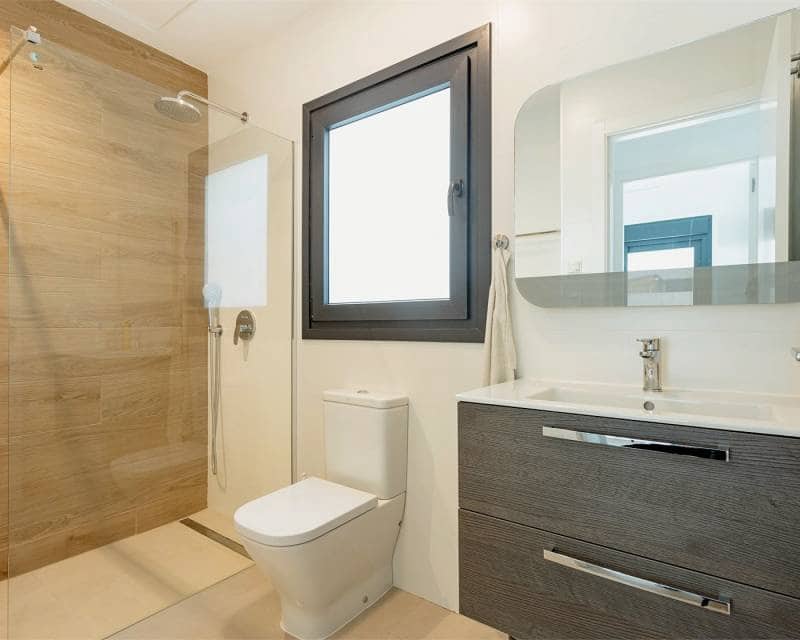 3 soverom Kjedet enebolig til salgs i Pueblo Bravo med svømmebasseng - € 409 500 (Ref: 10052042)