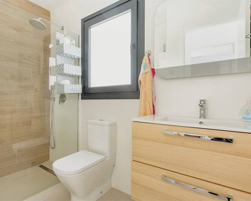 3 soverom Kjedet enebolig til salgs i Pueblo Bravo med svømmebasseng - € 409 500 (Ref: 10052042)