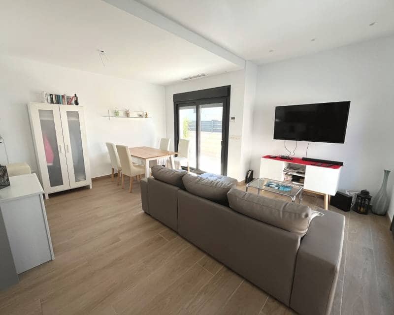 3 soverom Kjedet enebolig til salgs i Pueblo Bravo med svømmebasseng - € 409 500 (Ref: 10052042)
