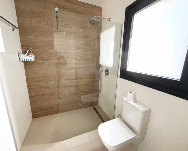 3 soverom Kjedet enebolig til salgs i Pueblo Bravo med svømmebasseng - € 409 500 (Ref: 10052042)