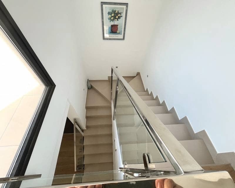 3 soverom Kjedet enebolig til salgs i Pueblo Bravo med svømmebasseng - € 409 500 (Ref: 10052042)