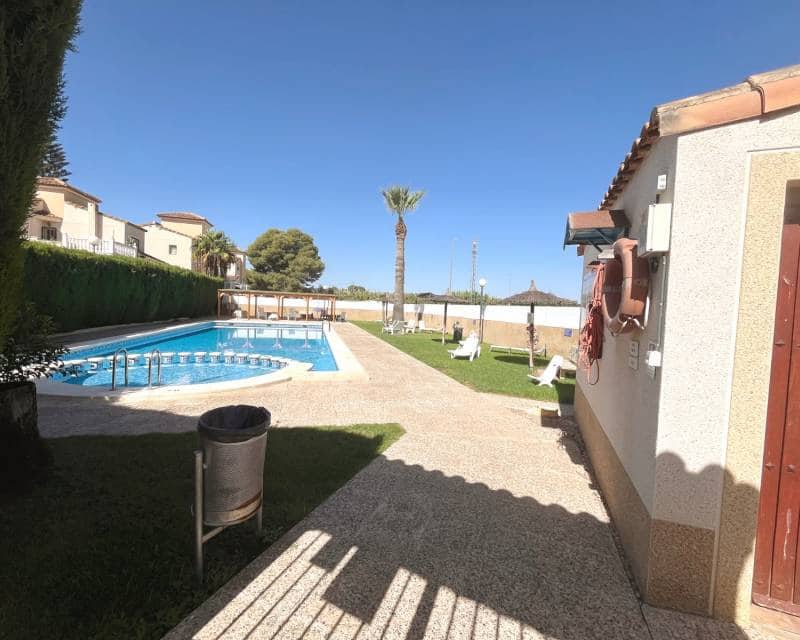 Chalet de 3 habitaciones en Algorfa en venta con piscina - 255.000 € (Ref: 10055790)
