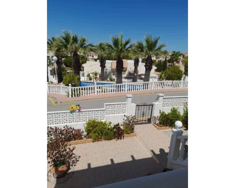 2 bedroom Bungalow for sale in Ciudad Quesada with pool garage - € 219,000 (Ref: 10073117)