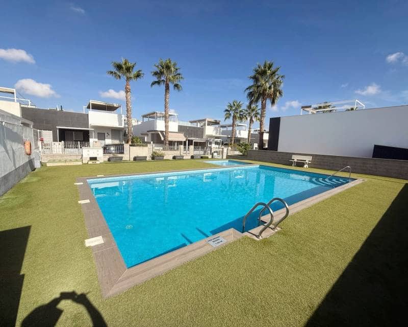2 camera da letto Bungalow in vendita in Pueblo Bravo con piscina garage - 320.000 € (Rif: 10106373)