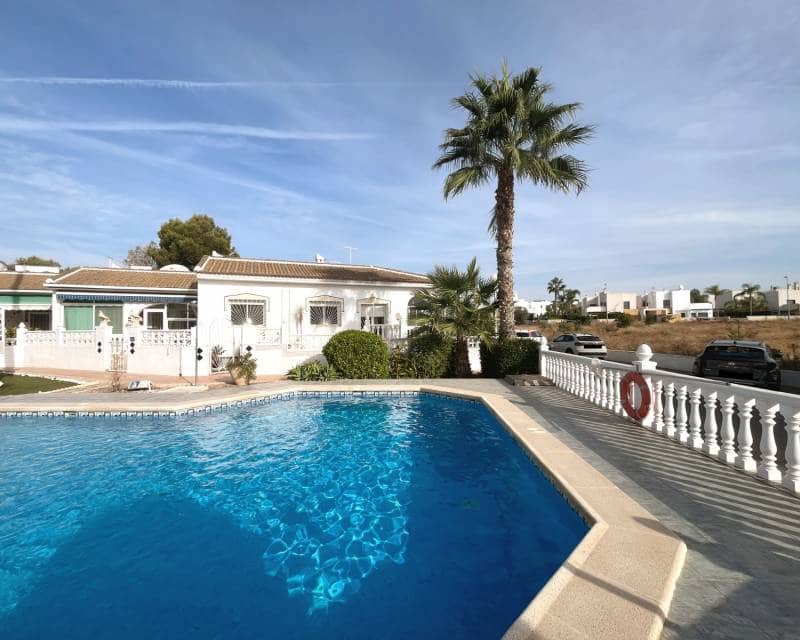 3 camera da letto Bungalow in vendita in Pueblo Bravo con piscina - 265.000 € (Rif: 10113462)