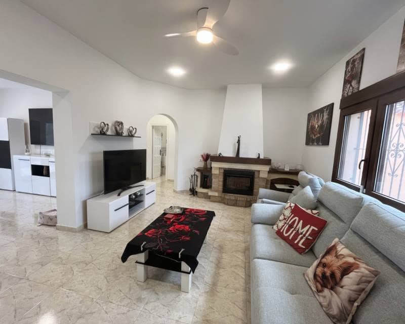 3 soveværelse Villa til salg i Daya Vieja med swimmingpool garage - € 650.000 (Ref: 10130702)