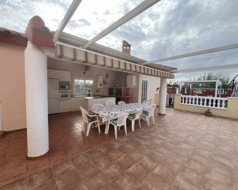 3 soveværelse Villa til salg i Daya Vieja med swimmingpool garage - € 650.000 (Ref: 10130702)