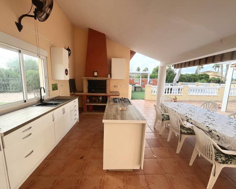 3 soveværelse Villa til salg i Daya Vieja med swimmingpool garage - € 650.000 (Ref: 10130702)