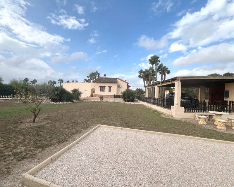 3 soveværelse Villa til salg i Daya Vieja med swimmingpool garage - € 650.000 (Ref: 10130702)