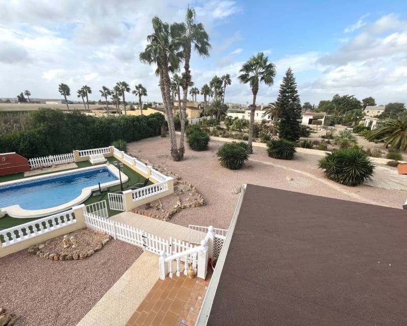 3 soveværelse Villa til salg i Daya Vieja med swimmingpool garage - € 650.000 (Ref: 10130702)