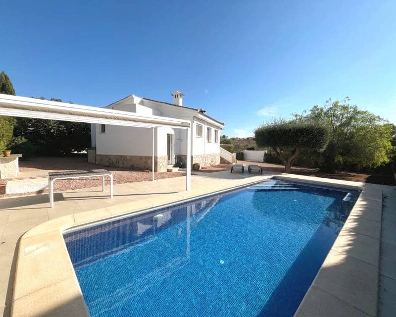 3 soverom Villa til salgs i Ciudad Quesada med svømmebasseng garasje - € 495 000 (Ref: 10153886)