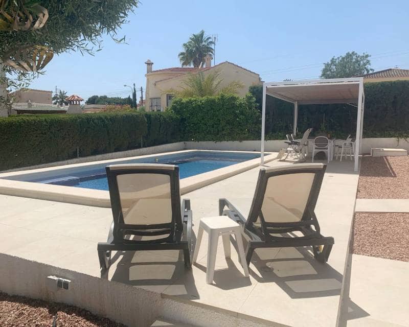 3 soverom Villa til salgs i Ciudad Quesada med svømmebasseng garasje - € 495 000 (Ref: 10153886)