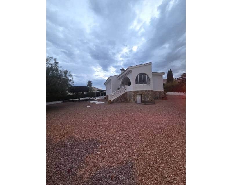 3 soverom Villa til salgs i Ciudad Quesada med svømmebasseng garasje - € 495 000 (Ref: 10153886)