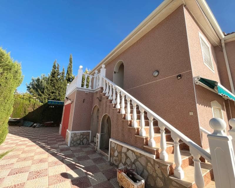 4 bedroom Villa for sale in Ciudad Quesada with pool garage - € 549,995 (Ref: 10158406)