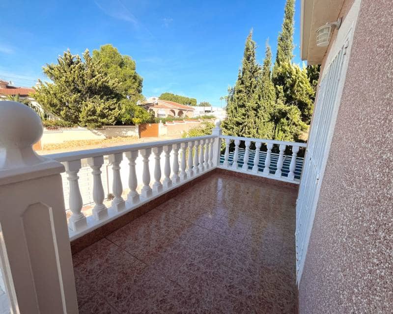 4 bedroom Villa for sale in Ciudad Quesada with pool garage - € 549,995 (Ref: 10158406)