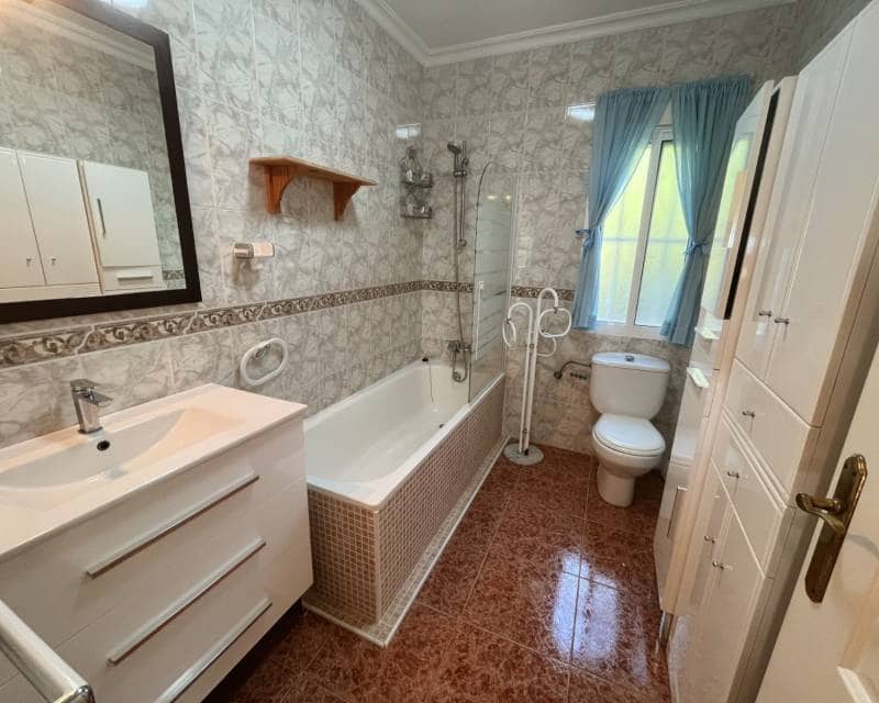 4 bedroom Villa for sale in Ciudad Quesada with pool garage - € 549,995 (Ref: 10158406)
