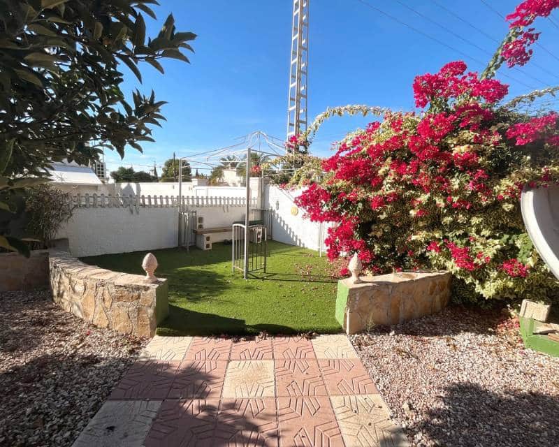4 bedroom Villa for sale in Ciudad Quesada with pool garage - € 549,995 (Ref: 10158406)