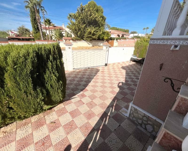 4 bedroom Villa for sale in Ciudad Quesada with pool garage - € 549,995 (Ref: 10158406)