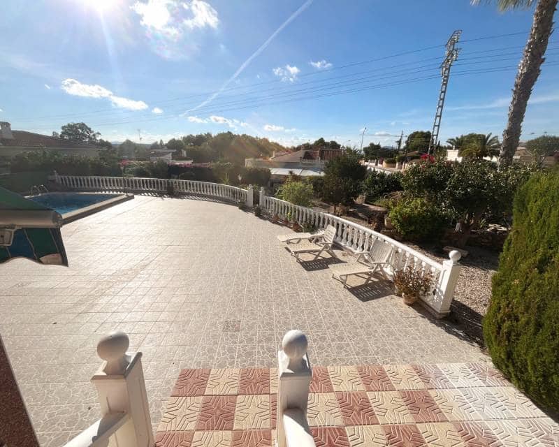 4 bedroom Villa for sale in Ciudad Quesada with pool garage - € 549,995 (Ref: 10158406)