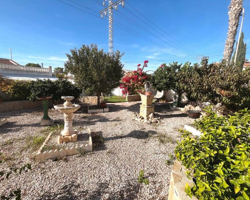 4 bedroom Villa for sale in Ciudad Quesada with pool garage - € 549,995 (Ref: 10158406)