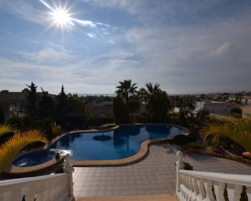 5 bedroom Villa for sale in Ciudad Quesada with pool garage - € 890,000 (Ref: 4338481)