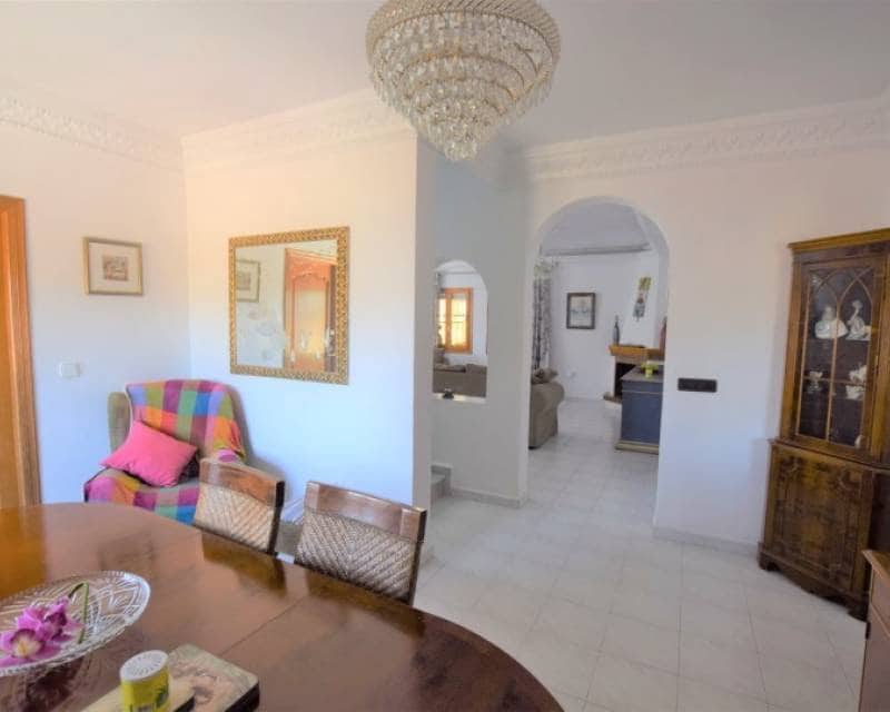 5 sypialnia Willa na sprzedaż w Pueblo Bravo z basenem garażem - 899 000 € (Ref: 7614653)