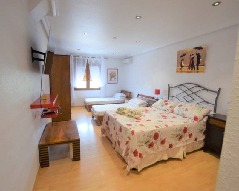 5 sypialnia Willa na sprzedaż w Pueblo Bravo z basenem garażem - 899 000 € (Ref: 7614653)