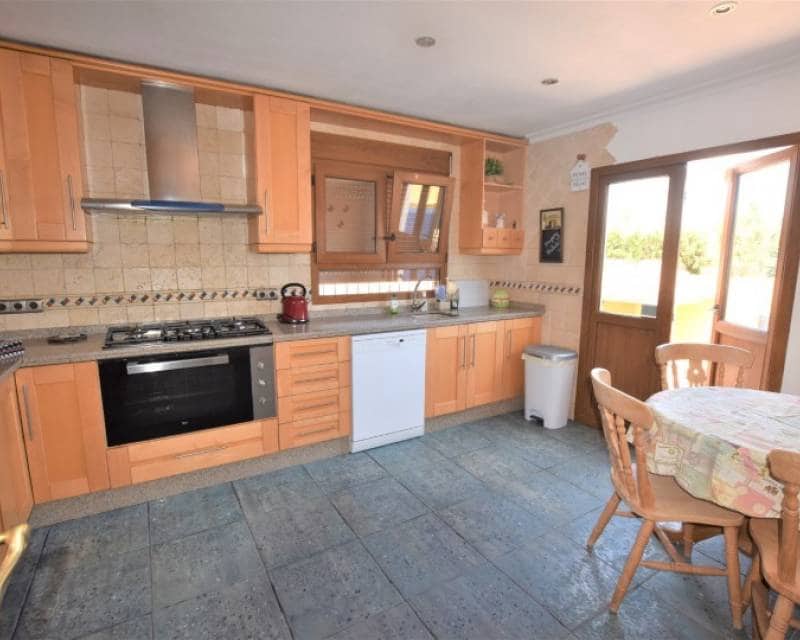 5 sypialnia Willa na sprzedaż w Pueblo Bravo z basenem garażem - 899 000 € (Ref: 7614653)