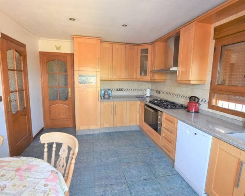 5 sypialnia Willa na sprzedaż w Pueblo Bravo z basenem garażem - 899 000 € (Ref: 7614653)