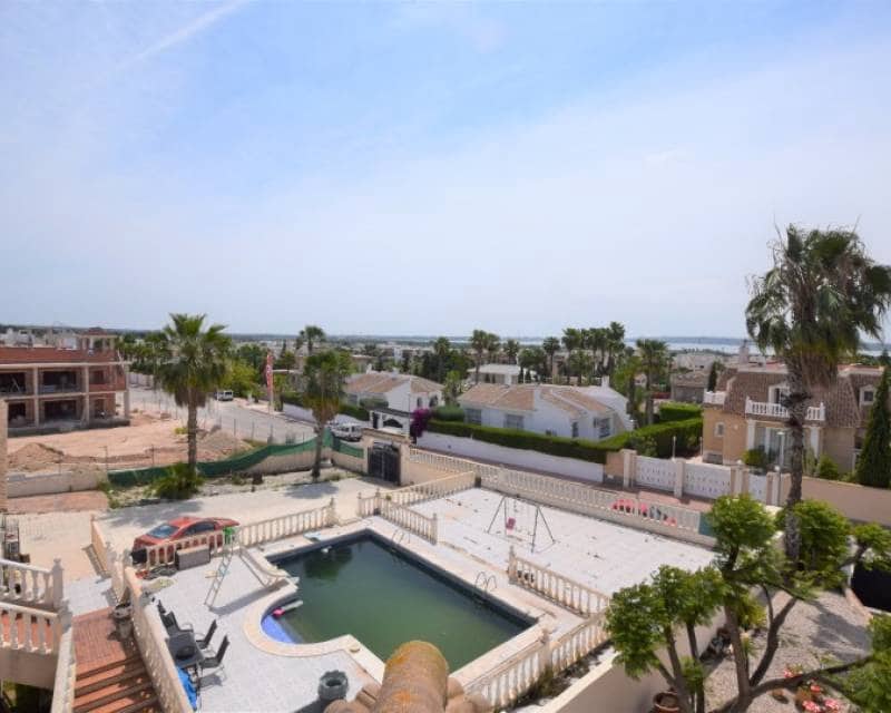 5 sypialnia Willa na sprzedaż w Pueblo Bravo z basenem garażem - 899 000 € (Ref: 7614653)