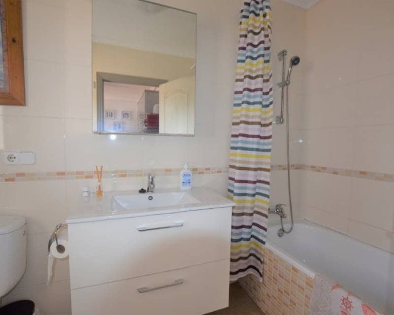 5 sypialnia Willa na sprzedaż w Pueblo Bravo z basenem garażem - 899 000 € (Ref: 7614653)