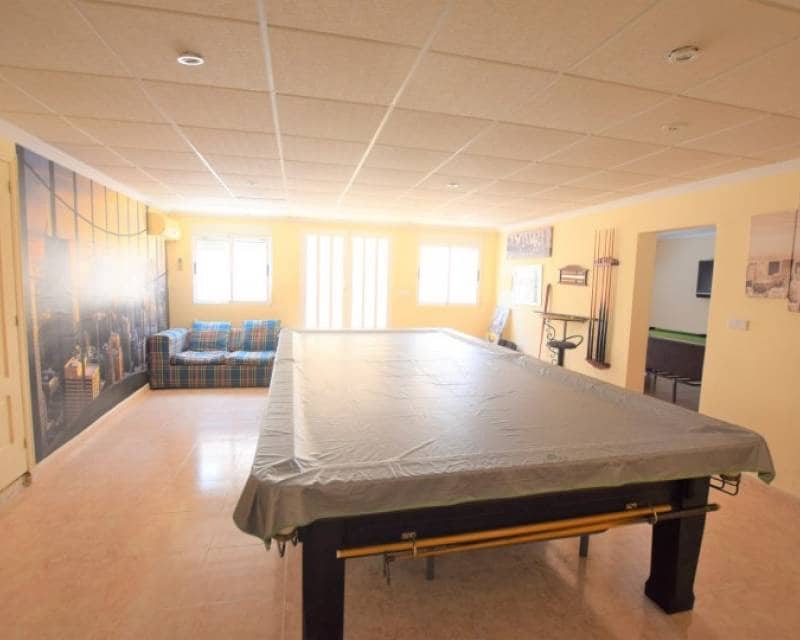 5 sypialnia Willa na sprzedaż w Pueblo Bravo z basenem garażem - 899 000 € (Ref: 7614653)