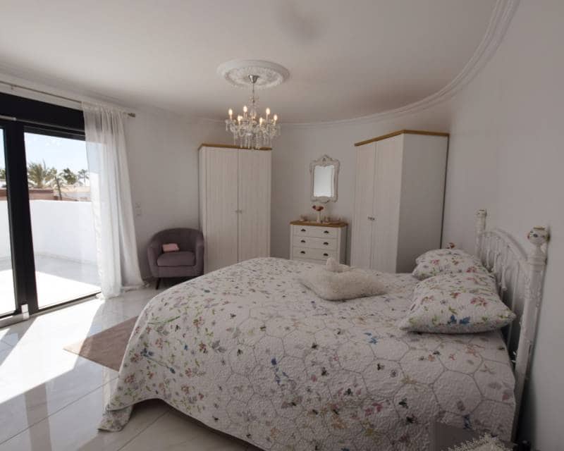 3 bedroom Villa for sale in Ciudad Quesada with pool - € 675,000 (Ref: 8138811)