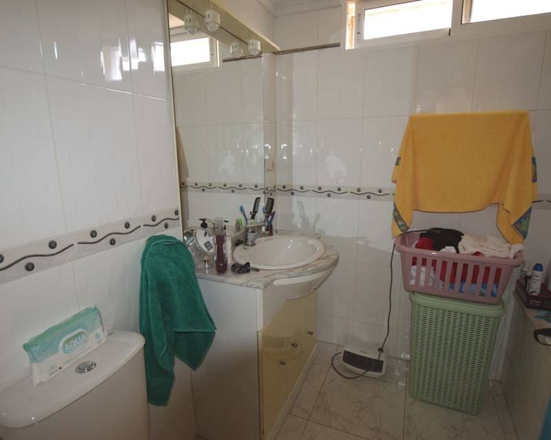 4 bedroom Villa for sale in Ciudad Quesada with pool garage - € 365,000 (Ref: 8617794)