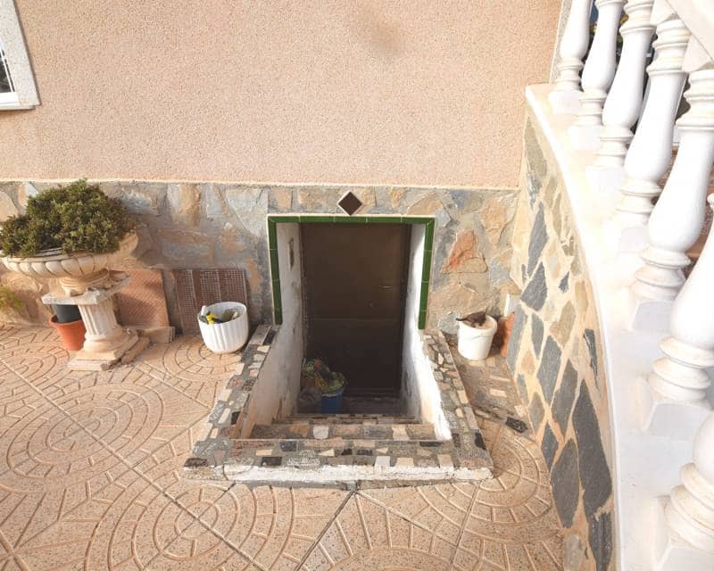 5 bedroom Villa for sale in Ciudad Quesada with pool - € 499,000 (Ref: 8669075)