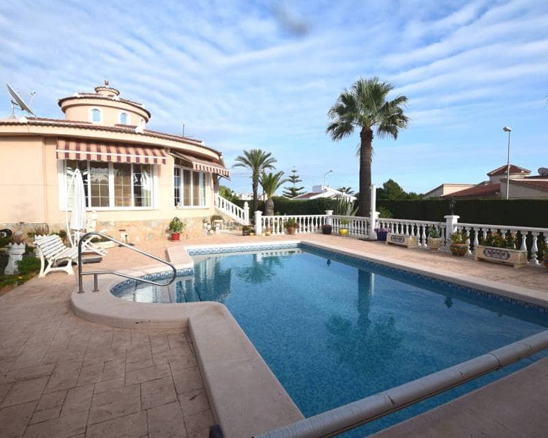 5 bedroom Villa for sale in Ciudad Quesada with pool - € 499,000 (Ref: 8669075)