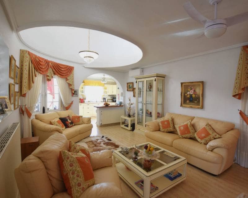 5 bedroom Villa for sale in Ciudad Quesada with pool - € 499,000 (Ref: 8669075)