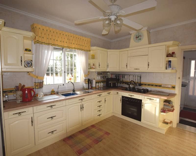 5 bedroom Villa for sale in Ciudad Quesada with pool - € 499,000 (Ref: 8669075)