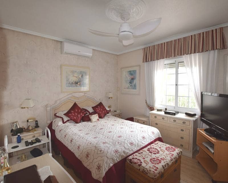 5 bedroom Villa for sale in Ciudad Quesada with pool - € 499,000 (Ref: 8669075)