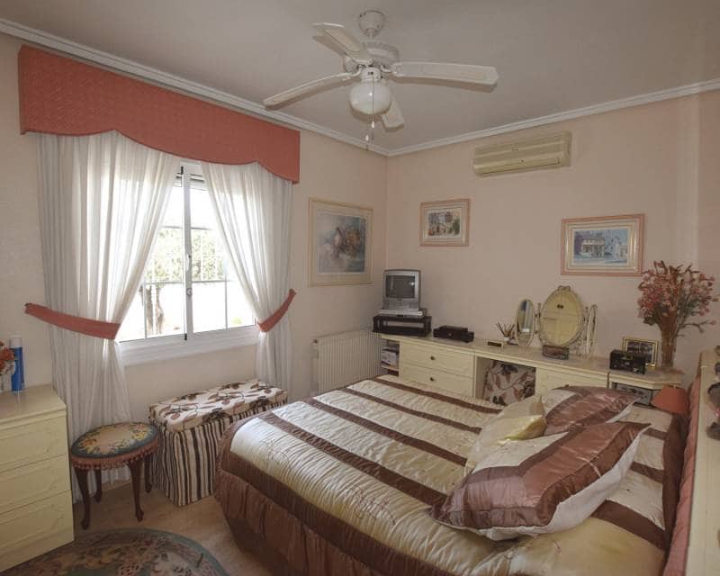 5 bedroom Villa for sale in Ciudad Quesada with pool - € 499,000 (Ref: 8669075)