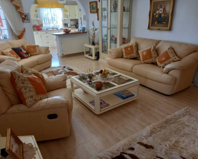 5 bedroom Villa for sale in Ciudad Quesada with pool - € 499,000 (Ref: 8669075)