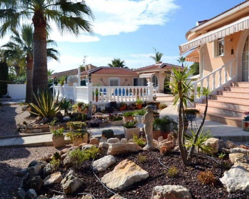 5 bedroom Villa for sale in Ciudad Quesada with pool - € 499,000 (Ref: 8669075)