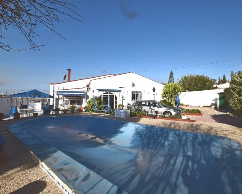 4 bedroom Villa for sale in Ciudad Quesada with pool garage - € 420,000 (Ref: 8800103)