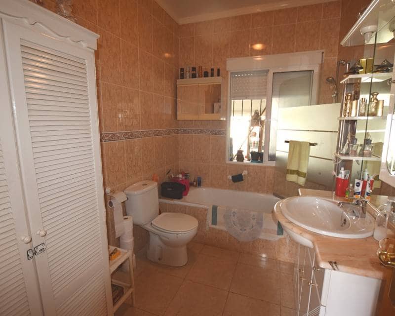 4 bedroom Villa for sale in Ciudad Quesada with pool garage - € 420,000 (Ref: 8800103)