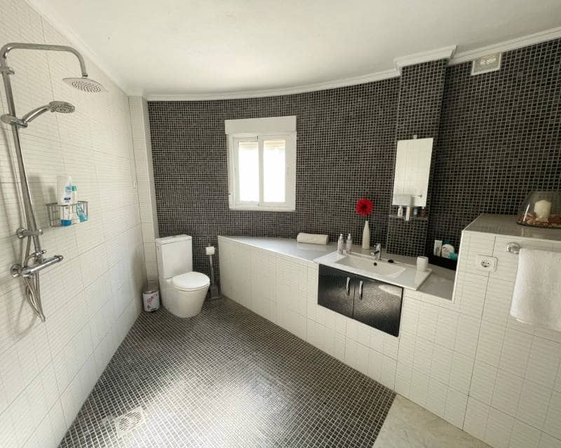 5 bedroom Villa for sale in Ciudad Quesada with pool - € 425,000 (Ref: 8913579)