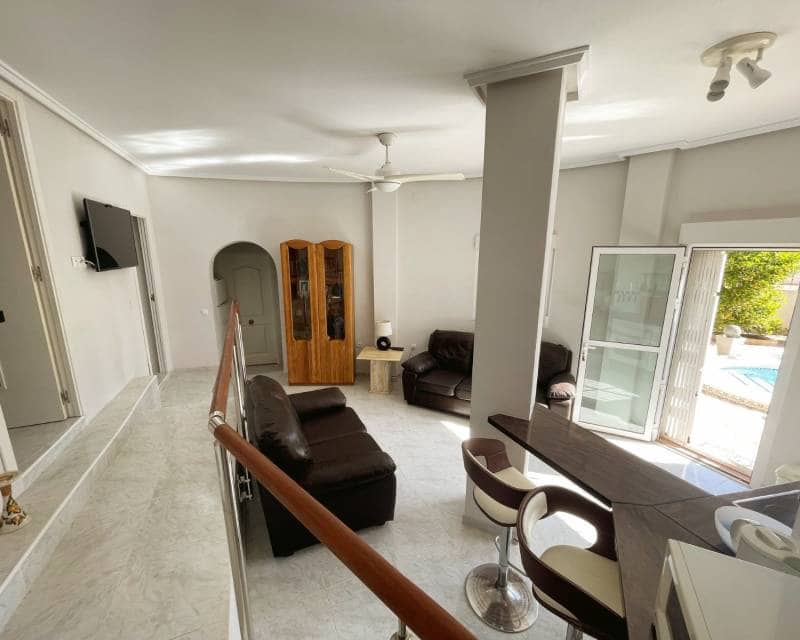 5 bedroom Villa for sale in Ciudad Quesada with pool - € 425,000 (Ref: 8913579)