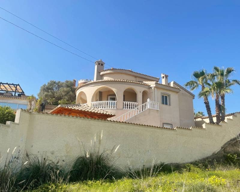 5 bedroom Villa for sale in Ciudad Quesada with pool - € 425,000 (Ref: 8913579)