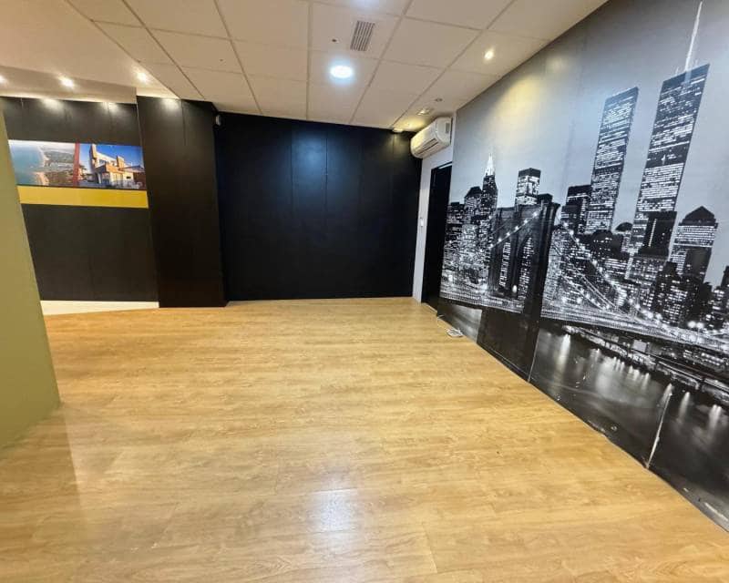 Commercial for sale in Guardamar del Segura - € 220,000 (Ref: 9013294)